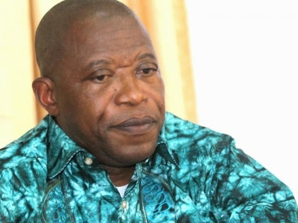 Avoir Images Prof Andre Mbata Qualifie De Blague Et Comedie La Resolution De L dernière par
