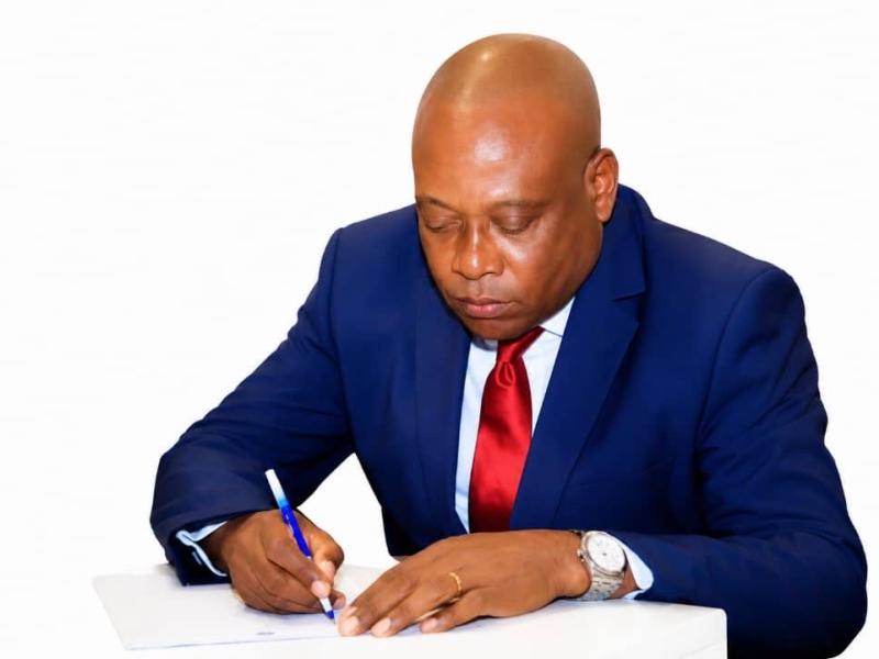 Steve Mbikayi 