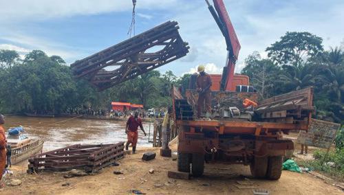 Construction d'un pont de 600 mètres qui enjambe la vallée de Msikaba